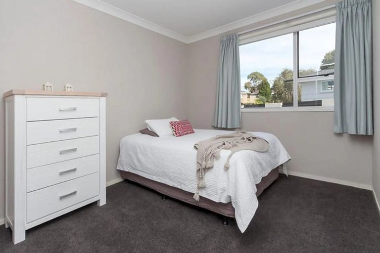 Photo of property in 18 Blanche Way, Half Moon Bay, Auckland, 2012