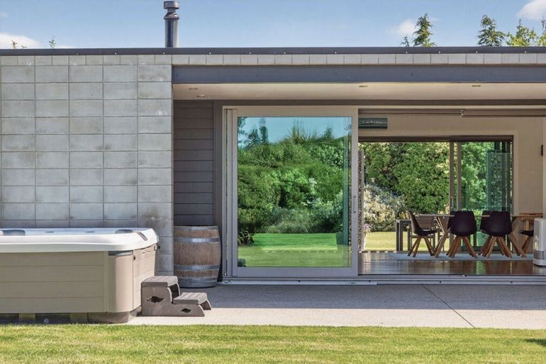 Photo of property in 28 Sam John Place, Lake Hawea, 9382