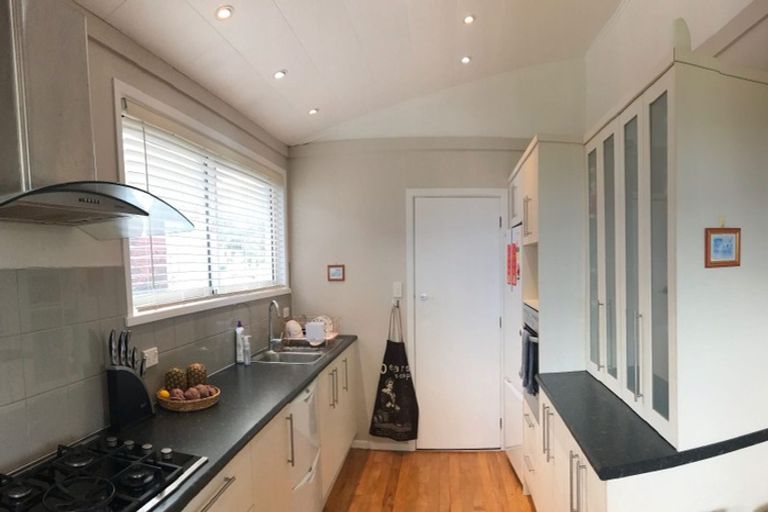 Photo of property in 29 Harbour View Road, Harbour View, Lower Hutt, 5010