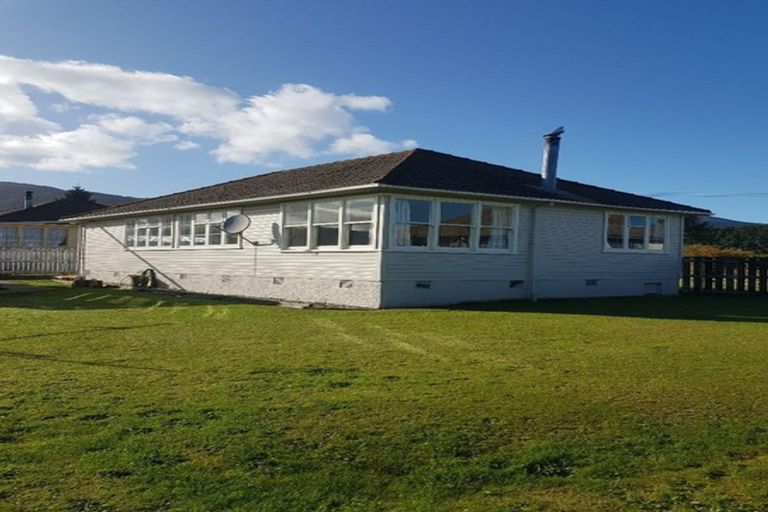 Photo of property in 9 Devon Street, Tapanui, 9522
