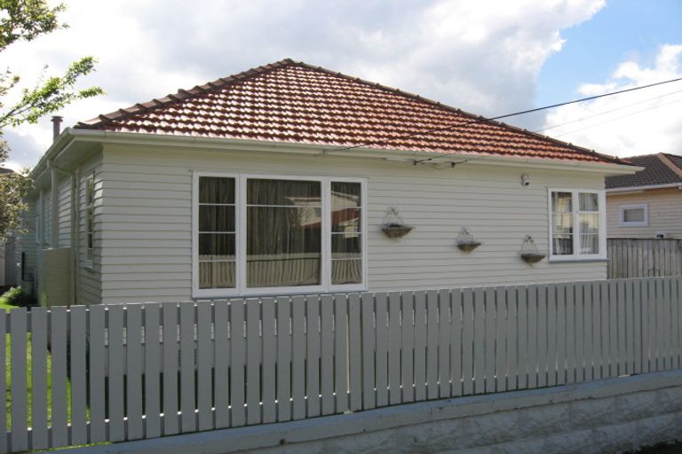 Photo of property in 103 Waiwhetu Road, Waterloo, Lower Hutt, 5011