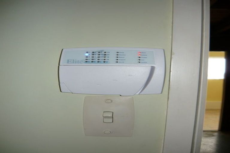 Photo of property in 50 Golf Road, New Lynn, Auckland, 0600