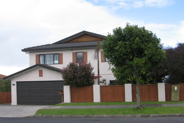 Photo of property in 43 Ribbonwood Crescent, Goodwood Heights, Auckland, 2105