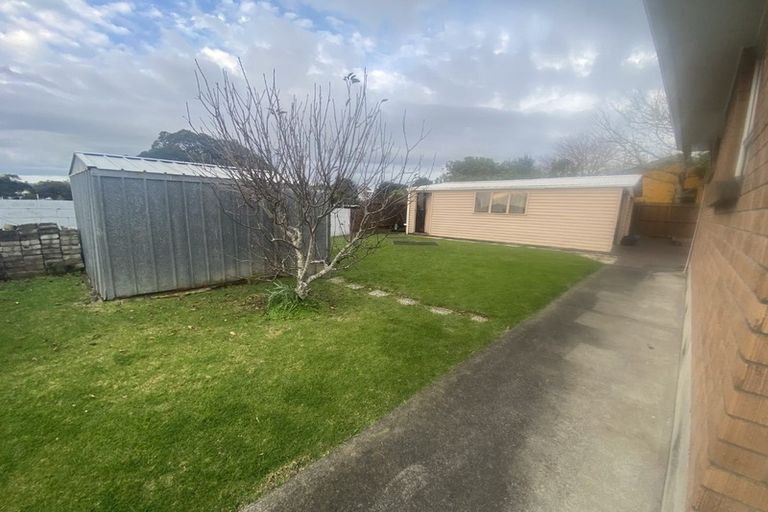Photo of property in 8 Warden Place, Mangere Bridge, Auckland, 2022