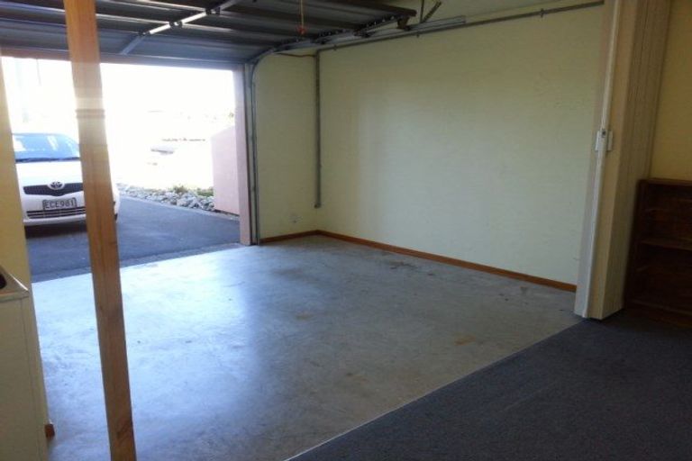 Photo of property in 22 Marina View, Paremata, Porirua, 5026