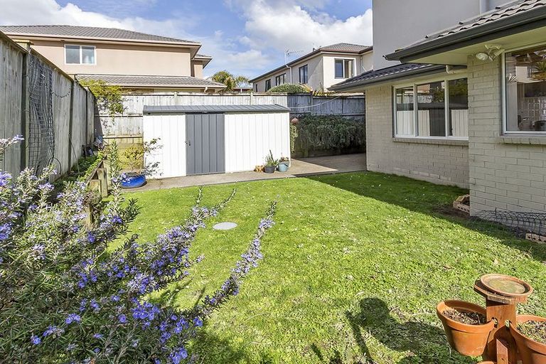 Photo of property in 16 Stornaway Drive, Flat Bush, Auckland, 2016