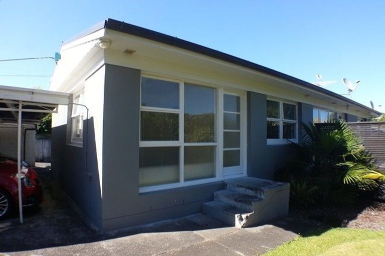 Photo of property in 1/9 Fifeshire Street, Belmont, Auckland, 0622