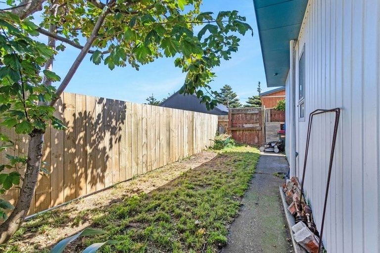 Photo of property in 7a Seafront Road, Castlecliff, Whanganui, 4501