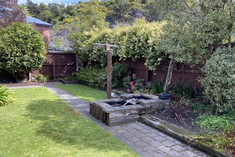 Photo of property in 20 Taupata Street, Redcliffs, Christchurch, 8081