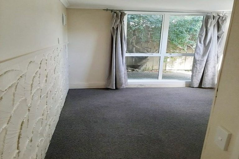 Photo of property in 43 Warwick Street, Wilton, Wellington, 6012