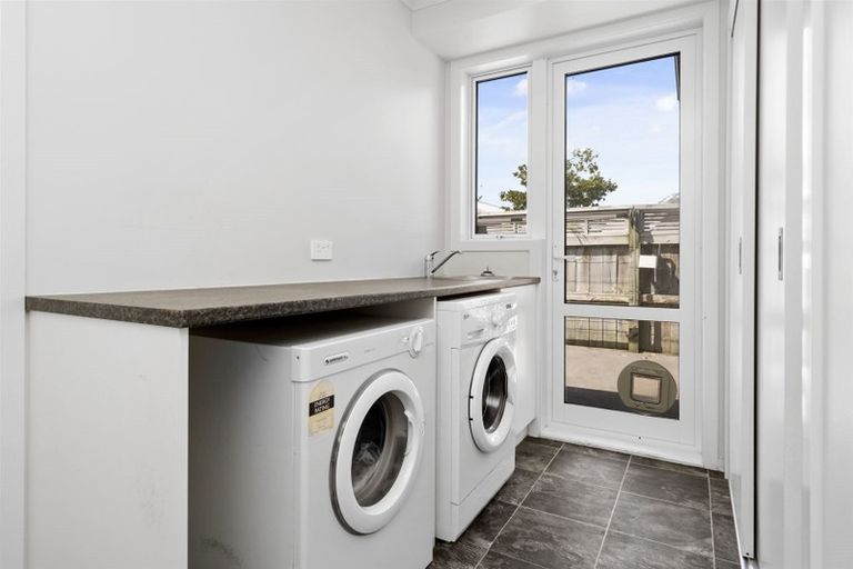 Photo of property in 6 Plescher Crescent, Leamington, Cambridge, 3432