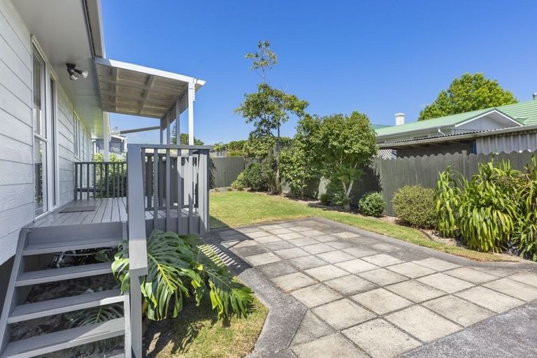 Photo of property in 1/15 Pine Street, New Lynn, Auckland, 0600