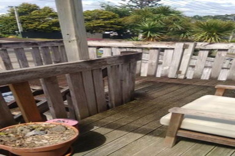 Photo of property in 48 Glengarry Road, Glen Eden, Auckland, 0602