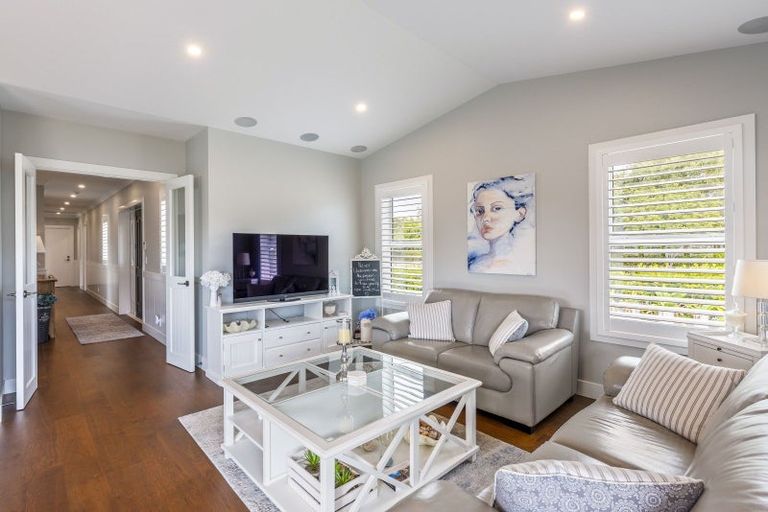 Photo of property in 7 Lamont Place, Waikanae, 5036