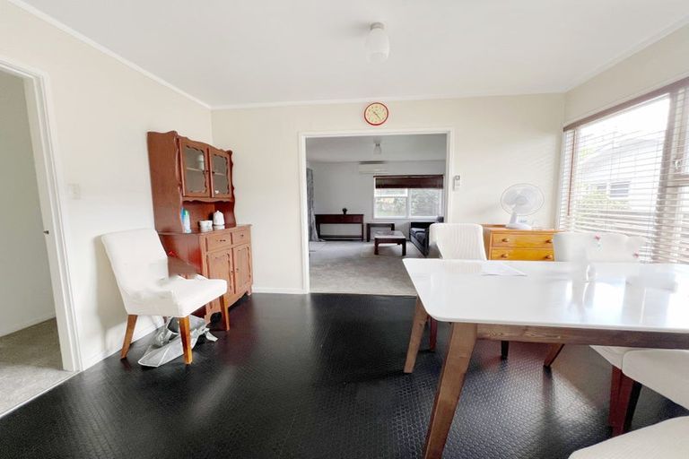 Photo of property in 125 Royal Road, Massey, Auckland, 0614