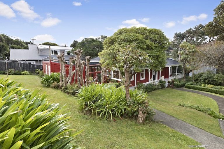 Photo of property in 124 Trelissick Crescent, Ngaio, Wellington, 6035