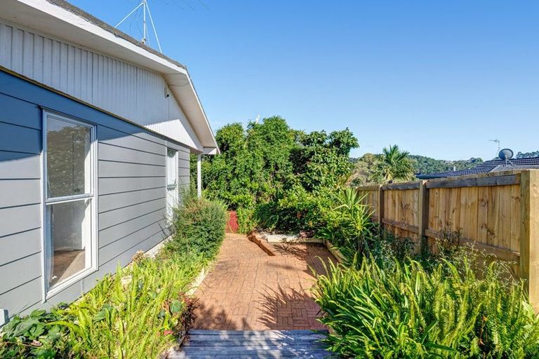 Photo of property in 12 Simon Ellice Drive, Bayview, Auckland, 0629