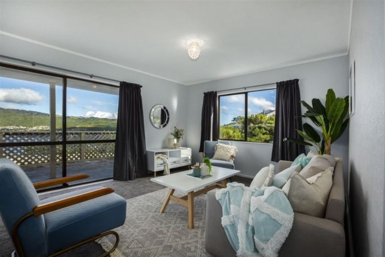 Photo of property in 8 Finn Place, Titahi Bay, Porirua, 5022