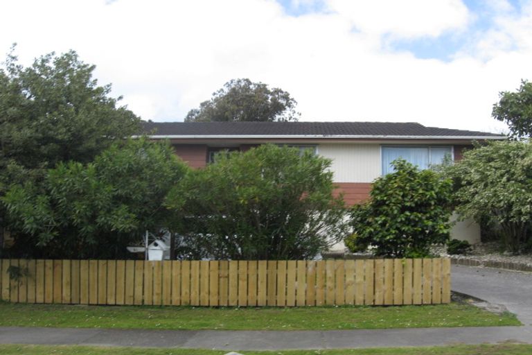 Photo of property in 28 Frobisher Way, Clendon Park, Auckland, 2103