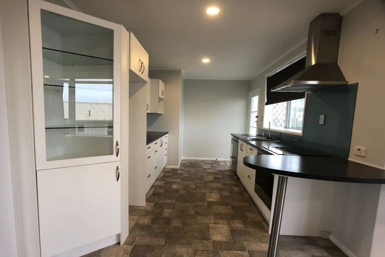 Photo of property in 14 Carole Crescent, Pakuranga, Auckland, 2010