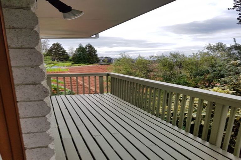 Photo of property in 13 Malters Place, Browns Bay, Auckland, 0630