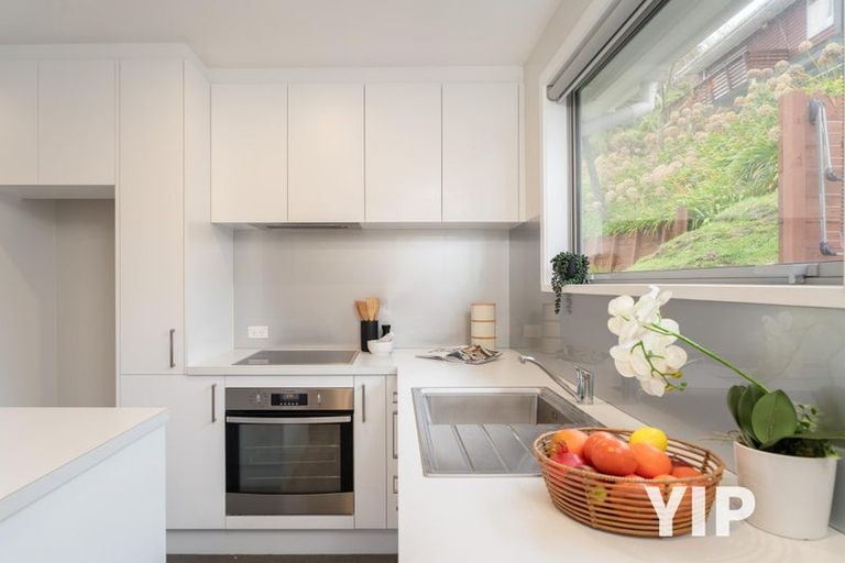 Photo of property in 137a Newlands Road, Newlands, Wellington, 6037