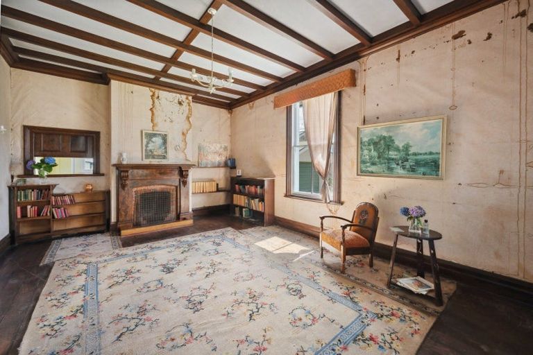 Photo of property in 1420 Karamu Road North, Mayfair, Hastings, 4122