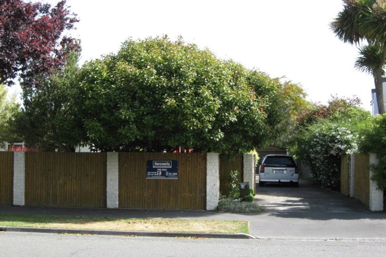 Photo of property in 27 Kent Lodge Avenue, Avonhead, Christchurch, 8042