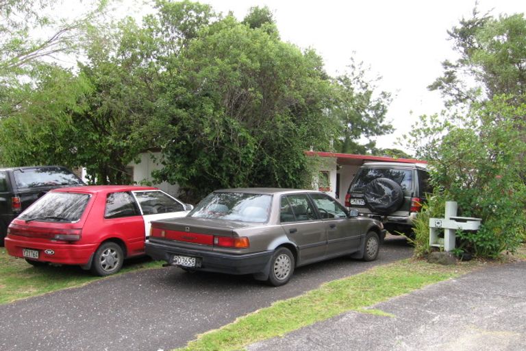 Photo of property in 38 Glencourt Place, Glenfield, Auckland, 0629