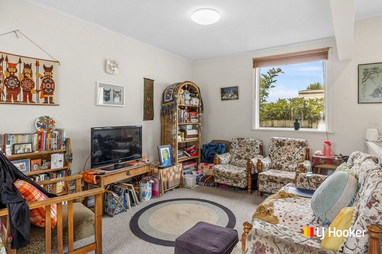 Photo of property in 23 Royal Crescent, Saint Kilda, Dunedin, 9012