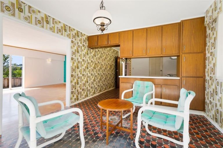 Photo of property in 5 Bush Road, Waiatarua, Auckland, 0604