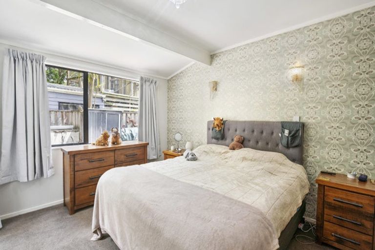 Photo of property in 2 Cowan Bay Road, Pohuehue, Warkworth, 0983