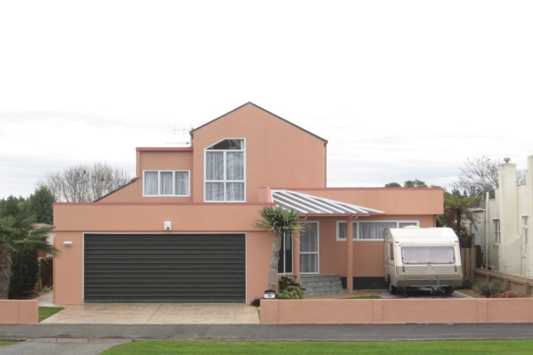 Photo of property in 15 Te Awa Avenue, Te Awa, Napier, 4110