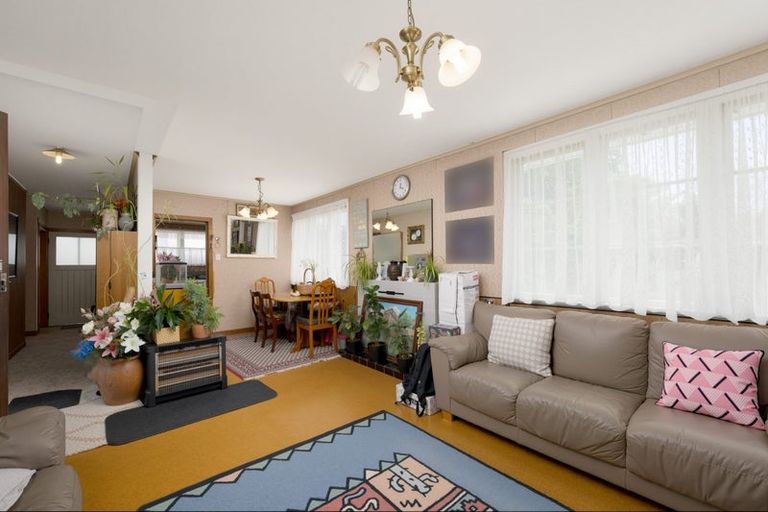 Photo of property in 13 Waione Avenue, Te Atatu Peninsula, Auckland, 0610