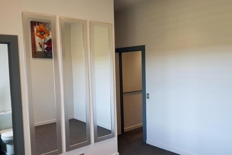 Photo of property in The Terraces, 11/9 Humber Street, Pandora, Napier, 4110