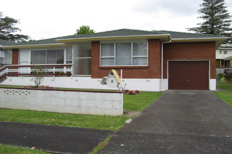 Photo of property in 4 Waterlea Avenue, Mangere Bridge, Auckland, 2022