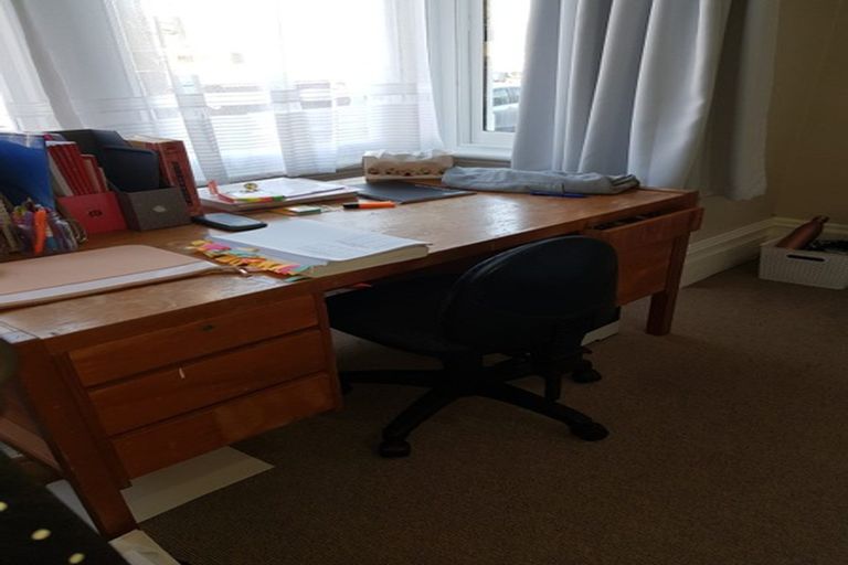 Photo of property in 124 Harbour Terrace, North Dunedin, Dunedin, 9016