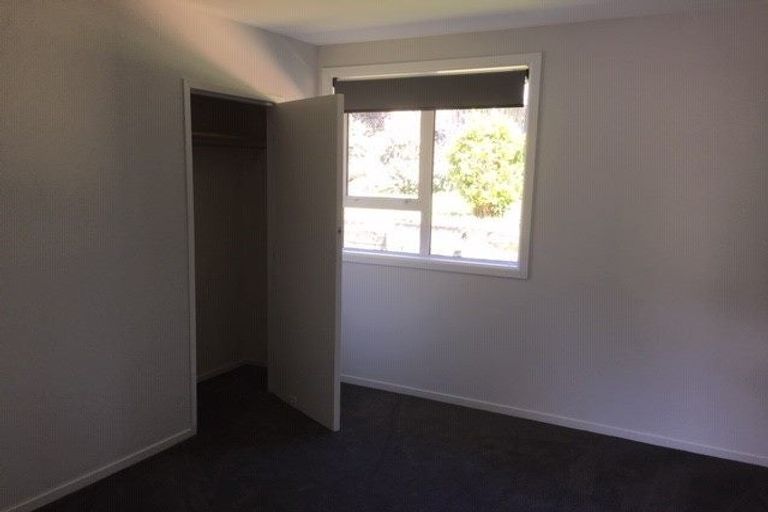 Photo of property in 4 Carnavon Place, Cannons Creek, Porirua, 5024