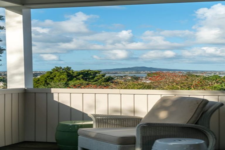 Photo of property in 73 Hinemoa Street, Birkenhead, Auckland, 0626