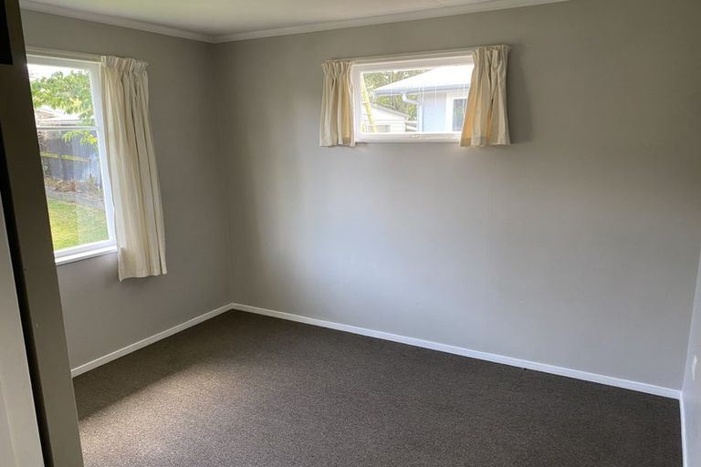 Photo of property in 12 Mokau Place, Terrace End, Palmerston North, 4410