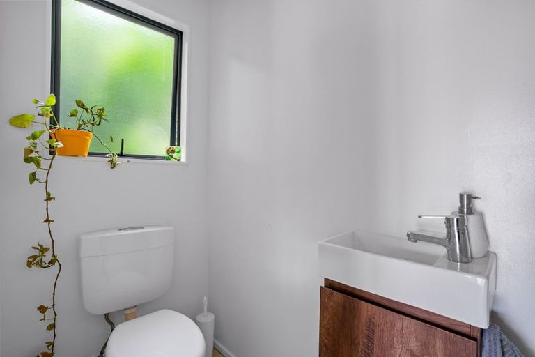 Photo of property in 5a Piripiri Crescent, Torbay, Auckland, 0630