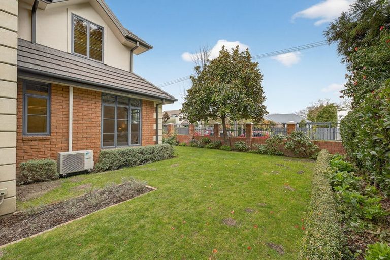Photo of property in 106 Hamilton Avenue, Ilam, Christchurch, 8041