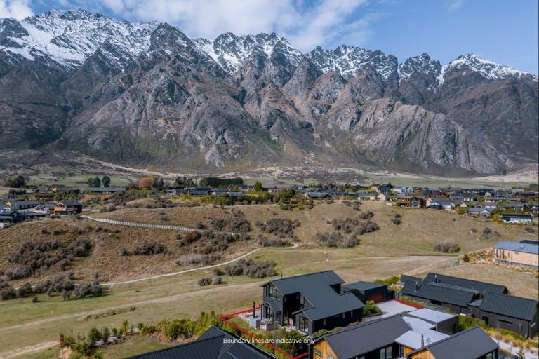 Photo of property in 28 Falconer Rise, Jacks Point, Queenstown, 9371