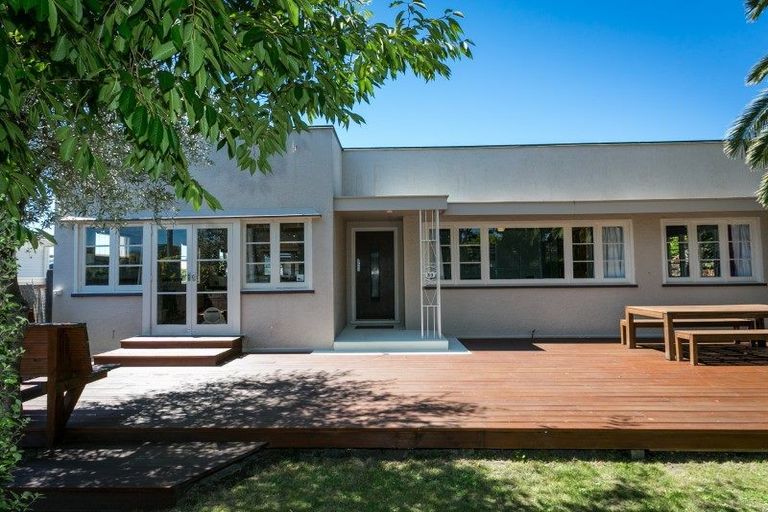 Photo of property in 1/33 Avondale Road, Taradale, Napier, 4112