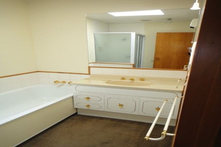 Photo of property in 2/56 Devon Street, Sydenham, Christchurch, 8023