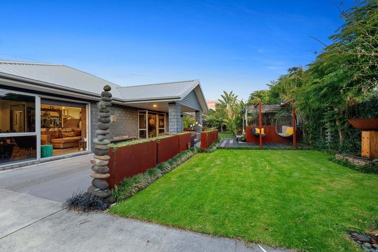 Photo of property in 10 Cooke Farm Grove, Waiwhakaiho, New Plymouth, 4312