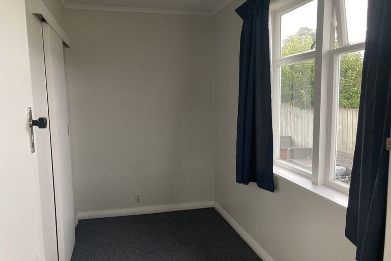 Photo of property in 15 Stamford Park Road, Mount Roskill, Auckland, 1041