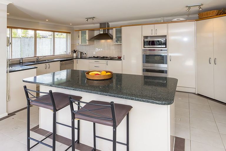 Photo of property in 16 Stornaway Drive, Flat Bush, Auckland, 2016