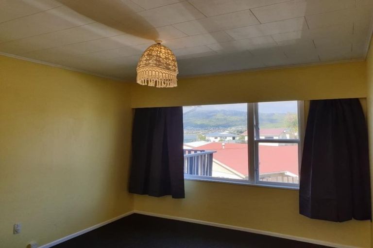 Photo of property in 4 Inlet View, Titahi Bay, Porirua, 5022