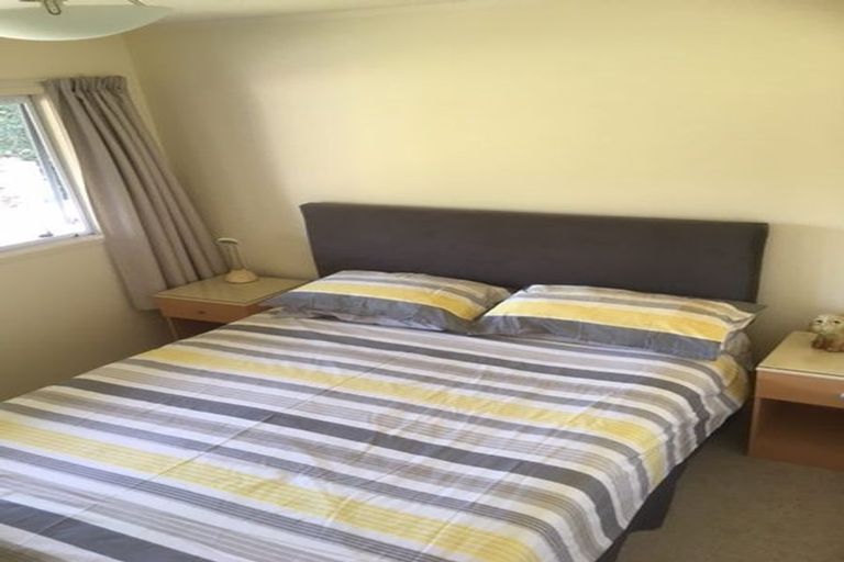 Photo of property in 44 Pacific Parade, Army Bay, Whangaparaoa, 0930